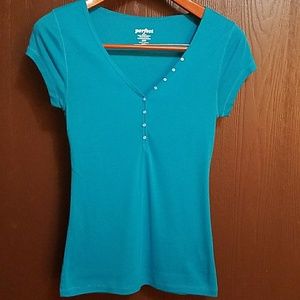 Old navy henley shirt